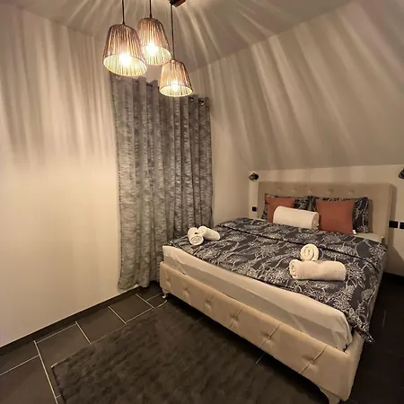 Apartman Crassula Lux *