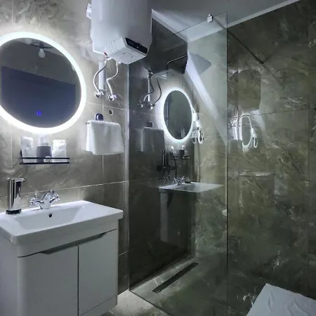 Crassula Lux Apartman Surčin