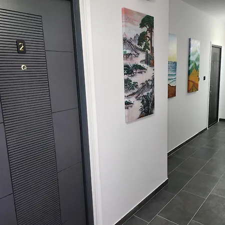 Crassula Lux Apartman *