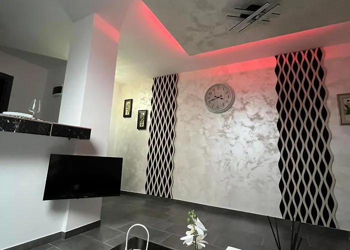 Crassula Lux * Surčin